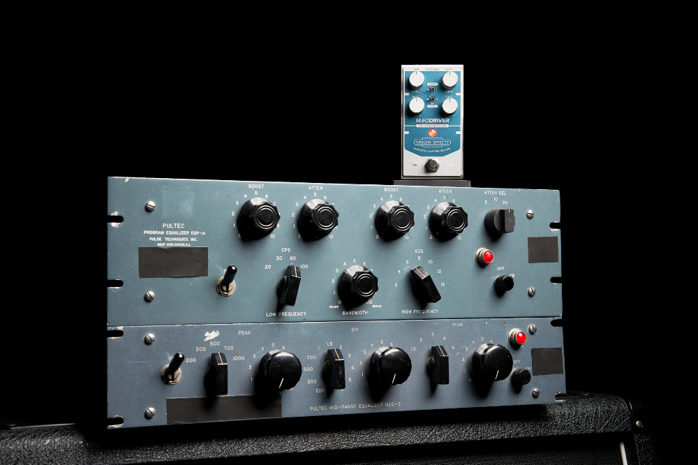 M-EQ DRIVER 스튜디오 뷰